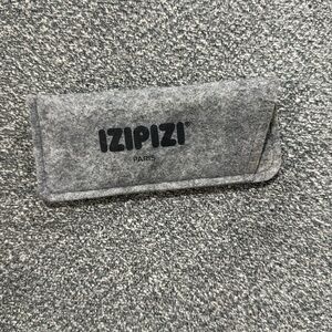 Izipizi Paris glasses case